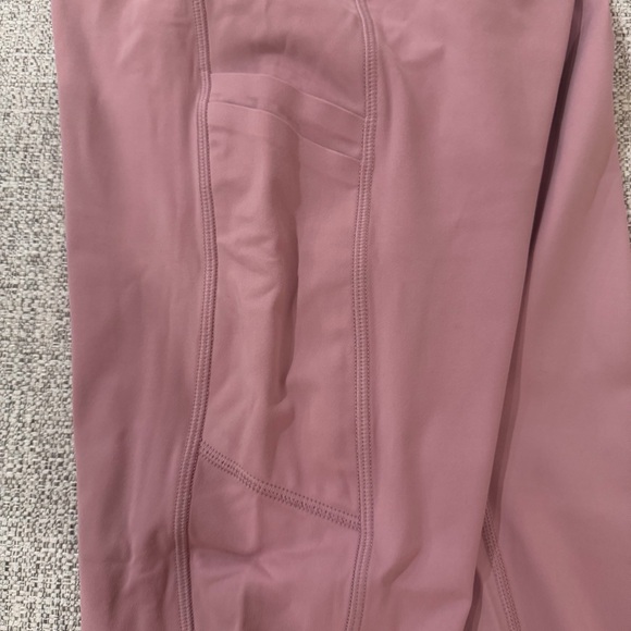 NWOT Tavi High Waisted 7/8th Legging with Mesh Panels in Wisteria Mauve Pink - Picture 5 of 11